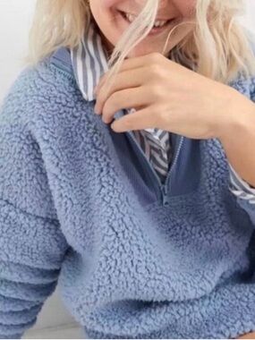 aerie Light Blue Ribbed Collar Fleece 1/4 Zip Pullover. Size XS